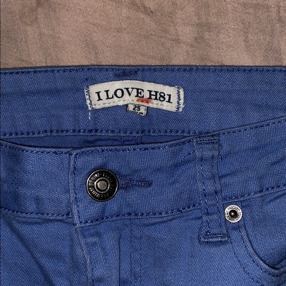 Blue Jeans - Picture 2 of 3